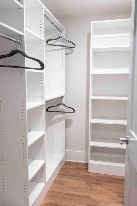 Spacious 2 Bed 2 Bath Downtown Otr Condo Minutes Walk To The Reds Bengals Stadium & More! Cincinnati Kültér fotó