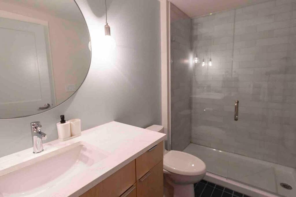 Spacious 2 Bed 2 Bath Downtown Otr Condo Minutes Walk To The Reds Bengals Stadium & More! Cincinnati Kültér fotó