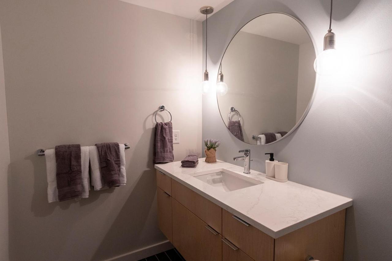 Spacious 2 Bed 2 Bath Downtown Otr Condo Minutes Walk To The Reds Bengals Stadium & More! Cincinnati Kültér fotó