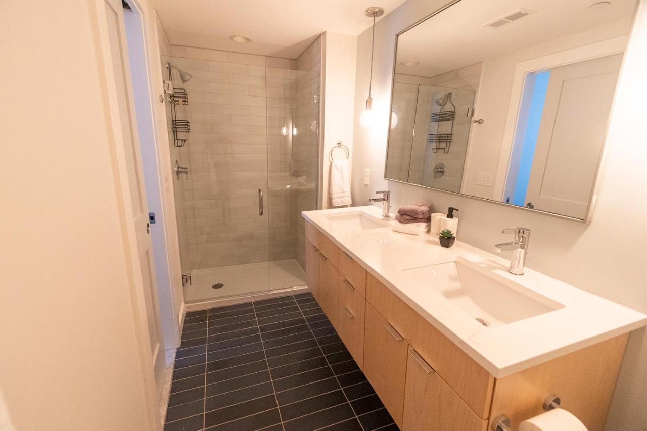 Spacious 2 Bed 2 Bath Downtown Otr Condo Minutes Walk To The Reds Bengals Stadium & More! Cincinnati Kültér fotó